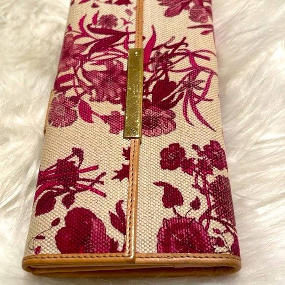 Gucci Flora Wallet - Picture 2 of 14